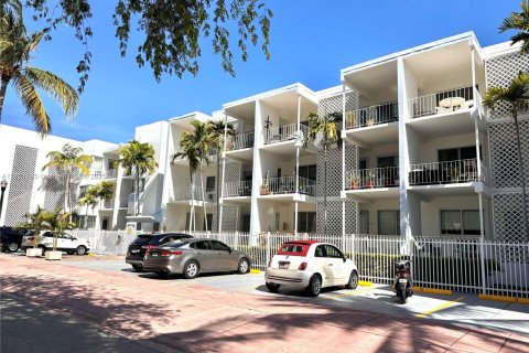 Condominio en venta en Miami Beach, Florida, 39.95 m2 № 1703036 - foto 1