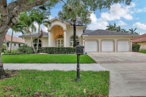 Снять в аренду виллу или дом в Уэстон, Флорида 5 спален, 319.58м2, № 1986240 - фото 2