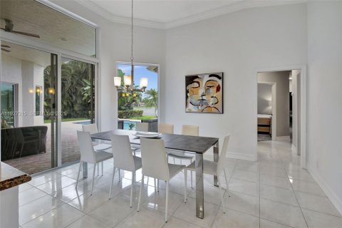 Снять в аренду виллу или дом в Уэстон, Флорида 5 спален, 319.58м2, № 1986240 - фото 17