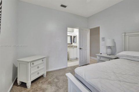 Снять в аренду виллу или дом в Уэстон, Флорида 5 спален, 319.58м2, № 1986240 - фото 27