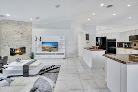 Снять в аренду виллу или дом в Уэстон, Флорида 5 спален, 319.58м2, № 1986240 - фото 18