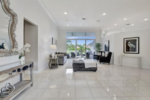 Снять в аренду виллу или дом в Уэстон, Флорида 5 спален, 319.58м2, № 1986240 - фото 6