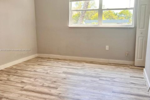 Apartment in Miami, Florida 1 bedroom, 921.22 sq.m. № 1922949 - photo 7