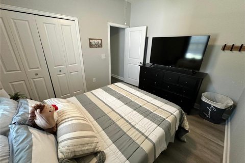 House in Davenport, Florida 4 bedrooms, 214.79 sq.m. № 2111973 - photo 28