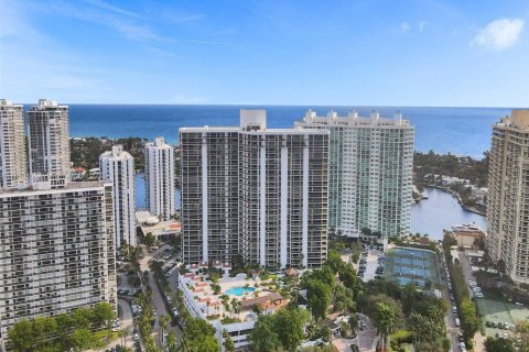 Купить кондоминиум в Авентура, Флорида 2 спальни, 144.93м2, № 1830173 - фото 2