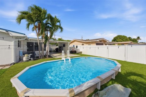 Casa en venta en Pembroke Pines, Florida, 2 dormitorios, 133.41 m2 № 2050114 - foto 23