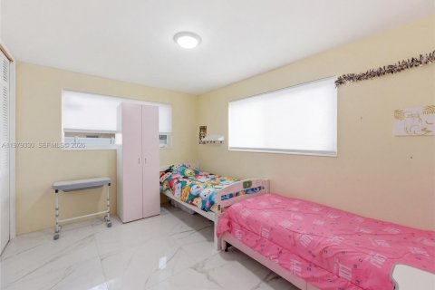 Casa en venta en Pembroke Pines, Florida, 2 dormitorios, 133.41 m2 № 2050114 - foto 16