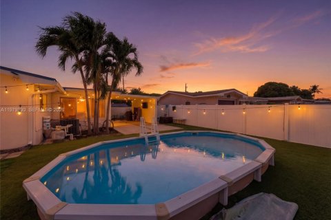 Casa en venta en Pembroke Pines, Florida, 2 dormitorios, 133.41 m2 № 2050114 - foto 30