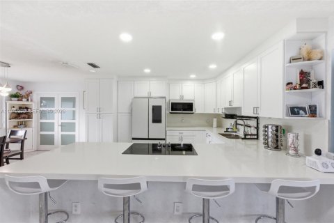 Casa en venta en Pembroke Pines, Florida, 2 dormitorios, 133.41 m2 № 2050114 - foto 12