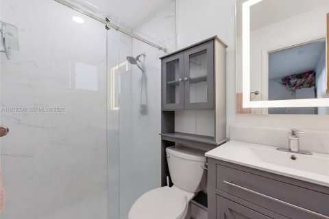 Casa en venta en Pembroke Pines, Florida, 2 dormitorios, 133.41 m2 № 2050114 - foto 18