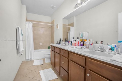 Villa ou maison à vendre à Homestead, Floride: 5 chambres, 271.65 m2 № 1937379 - photo 19