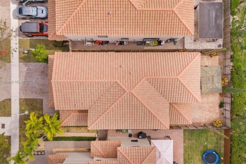 Casa en venta en Homestead, Florida, 5 dormitorios, 271.65 m2 № 1937379 - foto 25