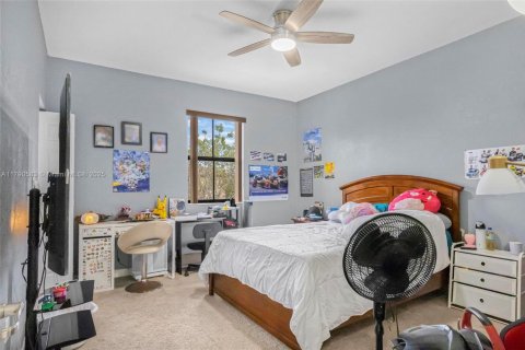 Casa en venta en Homestead, Florida, 5 dormitorios, 271.65 m2 № 1937379 - foto 18