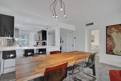 Copropriété à vendre à Pompano Beach, Floride: 2 chambres, 102.19 m2 № 2153257 - photo 12