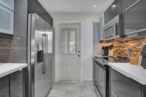 Copropriété à vendre à Pompano Beach, Floride: 2 chambres, 102.19 m2 № 2153257 - photo 14