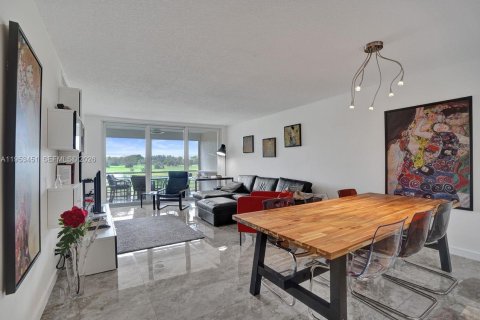 Copropriété à vendre à Pompano Beach, Floride: 2 chambres, 102.19 m2 № 2153257 - photo 9