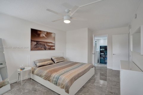Copropriété à vendre à Pompano Beach, Floride: 2 chambres, 102.19 m2 № 2153257 - photo 19