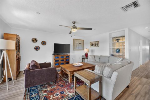 Condo in Tampa, Florida, 3 bedrooms  № 2420361 - photo 14