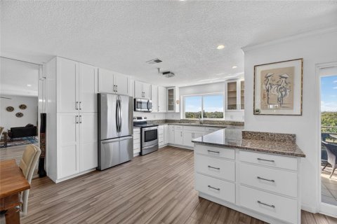 Condo in Tampa, Florida, 3 bedrooms  № 2420361 - photo 21