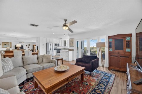 Condo in Tampa, Florida, 3 bedrooms  № 2420361 - photo 8