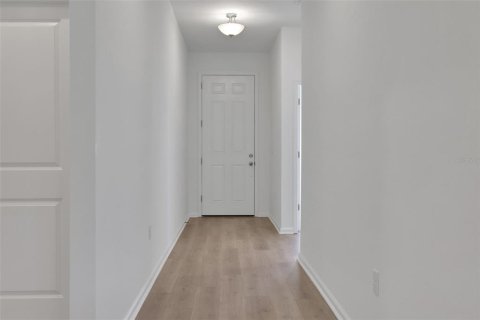 House in Lady Lake, Florida 4 bedrooms, 150.97 sq.m. № 1895146 - photo 4