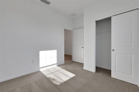 House in Lady Lake, Florida 4 bedrooms, 150.97 sq.m. № 1895146 - photo 23