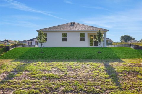 House in Lady Lake, Florida 4 bedrooms, 150.97 sq.m. № 1895146 - photo 3