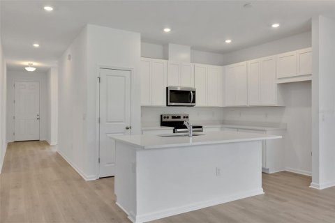 House in Lady Lake, Florida 4 bedrooms, 150.97 sq.m. № 1895146 - photo 8