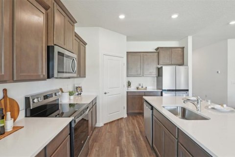 Villa ou maison à vendre à Zephyrhills, Floride: 4 chambres, 188.96 m2 № 1614066 - photo 13