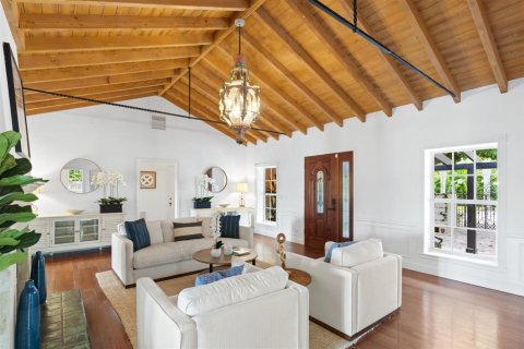 House in West Palm Beach, Florida 4 bedrooms, 397.81 sq.m. № 2146763 - photo 19
