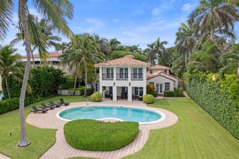 Casa en West Palm Beach, Florida 4 dormitorios, 397.81 m2 № 2146763