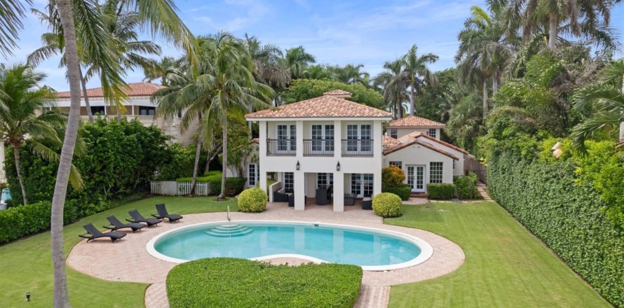 House in West Palm Beach, Florida 4 bedrooms, 397.81 sq.m. № 2146763