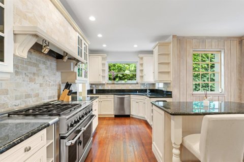 House in West Palm Beach, Florida 4 bedrooms, 397.81 sq.m. № 2146763 - photo 21