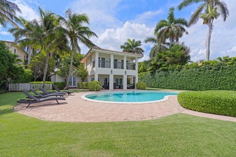 House in West Palm Beach, Florida 4 bedrooms, 397.81 sq.m. № 2146763 - photo 5