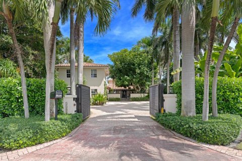 House in West Palm Beach, Florida 4 bedrooms, 397.81 sq.m. № 2146763 - photo 9