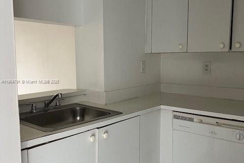 Copropriété à louer à Miami, Floride: 2 chambres, 76.92 m2 № 1956718 - photo 8