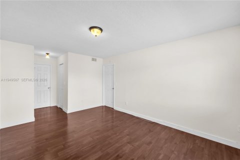 Снять в аренду кондоминиум в Майами, Флорида 1 спальня, 66.15м2, № 2005230 - фото 9