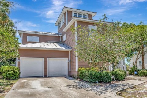 House in Tarpon Springs, Florida 3 bedrooms, 217.11 sq.m. № 1831723 - photo 8