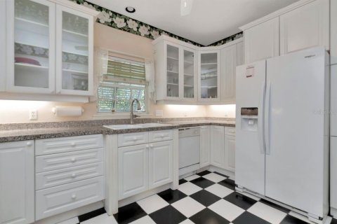 House in Tarpon Springs, Florida 3 bedrooms, 217.11 sq.m. № 1831723 - photo 15