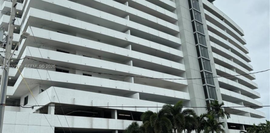 Condominio en Miami, Florida, 2 dormitorios  № 2077975