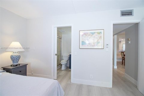 Купить кондоминиум в Коконат Крик, Флорида 2 спальни, 107.4м2, № 1958053 - фото 24