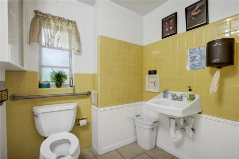 Купить коммерческую недвижимость в Лейк-Уэльс, Флорида 180.51м2, № 2324988 - фото 14