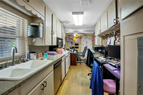 Купить коммерческую недвижимость в Лейк-Уэльс, Флорида 180.51м2, № 2324988 - фото 5