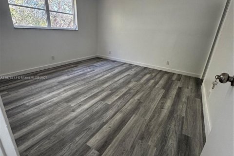 Condominio en alquiler en Hollywood, Florida, 2 dormitorios, 83.61 m2 № 1923614 - foto 24