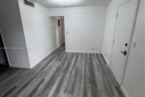 Condominio en alquiler en Hollywood, Florida, 2 dormitorios, 83.61 m2 № 1923614 - foto 16