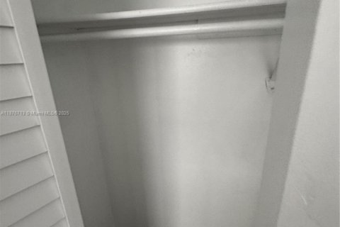 Condominio en alquiler en Hollywood, Florida, 2 dormitorios, 83.61 m2 № 1923614 - foto 5