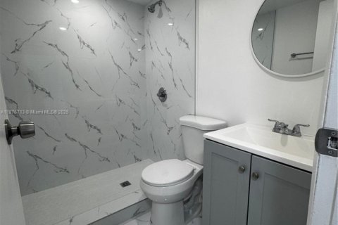 Condominio en alquiler en Hollywood, Florida, 2 dormitorios, 83.61 m2 № 1923614 - foto 18