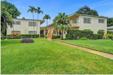 Condominio en alquiler en Hollywood, Florida, 2 dormitorios, 83.61 m2 № 1923614 - foto 1