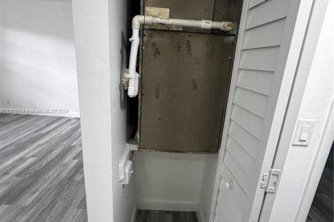 Condominio en alquiler en Hollywood, Florida, 2 dormitorios, 83.61 m2 № 1923614 - foto 7