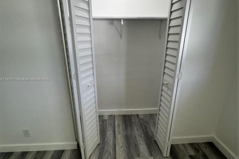 Condominio en alquiler en Hollywood, Florida, 2 dormitorios, 83.61 m2 № 1923614 - foto 30